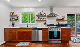 84 Varnadore Dr, Arden, NC 28704