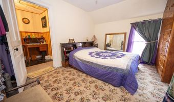 6748 Cedar St, Akron, NY 14001