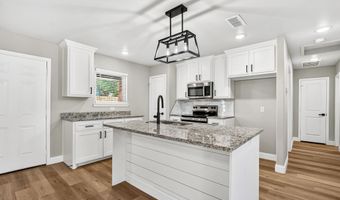 702 11th St, Abernathy, TX 79311