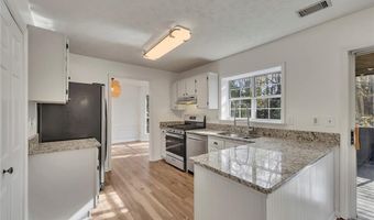 4935 Tanners Spring Dr, Alpharetta, GA 30022