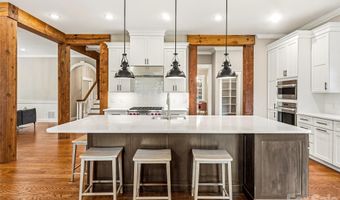 1 Cedar Chine Dr, Asheville, NC 28803