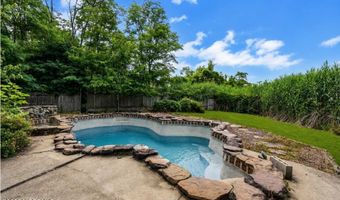 210 Church St, Belford, NJ 07718