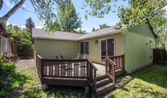 527 SW Forest Grove Dr, Bend, OR 97702