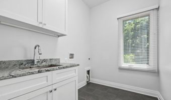 924 28TH St S, Arlington, VA 22202