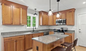 82 Pine Meadows Cir, Bennington, NH 03442