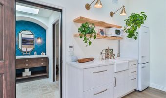 5617 Colodny Dr, Agoura Hills, CA 91301