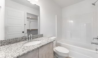 821 Reading Railroad Ln, Bentonville, AR 72713