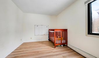 4 Pine Tree Dr 110, Arden Hills, MN 55112