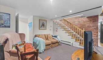 233 Pearl St, Burlington, VT 05401