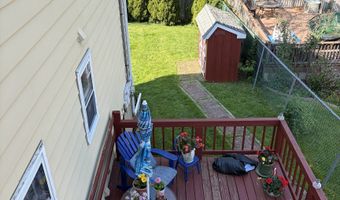 687-689 W Main St, Branford, CT 06405