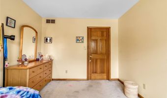25 Fifth Ave, Amherst, NY 14221