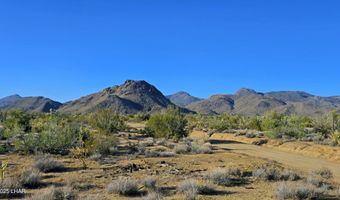 2 B S Cattle Crossing Rd, Yucca, AZ 86438