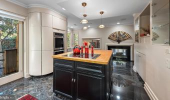 2639 GREENBRIAR Ln, Annapolis, MD 21401