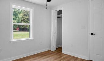 1393 Harristown Rd, Bonneau, SC 29431