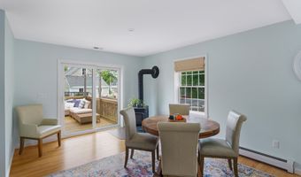 211 Oak St, Bath, ME 04530