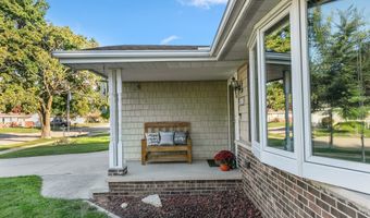 2512 N CHESTWOOD Ct, Appleton, WI 54911