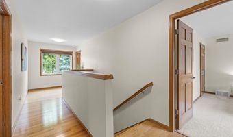 5713 Rosslare Ln, Fitchburg, WI 53711