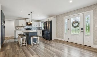 46 Purdy Ln, Amityville, NY 11795
