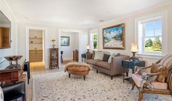71 Cliff Dr, Narragansett, RI 02882