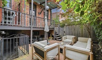 210 8TH St SE, Washington, DC 20003