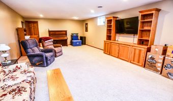 1702 Northview Ln, Aberdeen, SD 57401