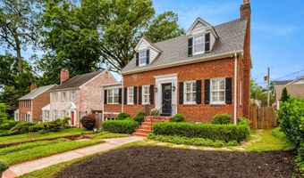 1114 N HARRISON St, Arlington, VA 22205