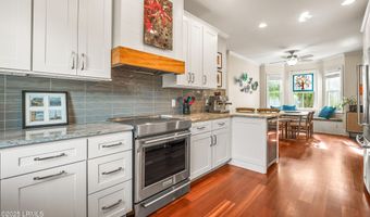 4 Waterbird Dr, Beaufort, SC 29907