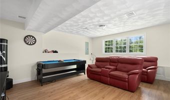 15 Birch Rd, Cumberland, RI 02864