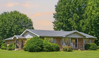 1635 Oak Dr, Aurora, MO 65605