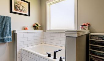 127 Hidden Valley Dr, Bardstown, KY 40004