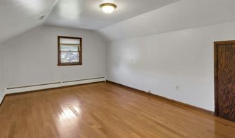 371 Northfield Dr, Bridgeport, CT 06606