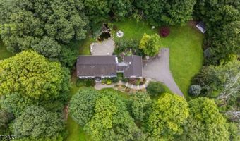 2 Higgins Dr, Alloway, NJ 07462