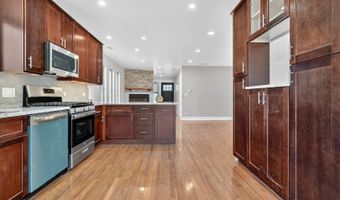 42362 N Poplar St, Antioch, IL 60002