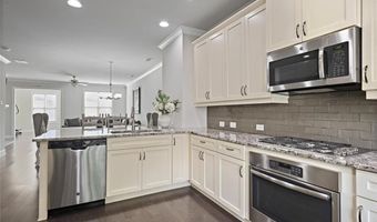 1097 Township Sq, Alpharetta, GA 30022