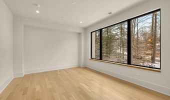 6916 CARMICHAEL Ave, Bethesda, MD 20817