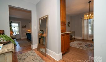 1712 Umstead St, Charlotte, NC 28205