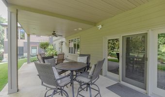 932 Emerald Pines Dr, Arnolds Park, IA 51331
