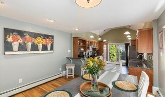 87 Friend St A, Amesbury, MA 01913