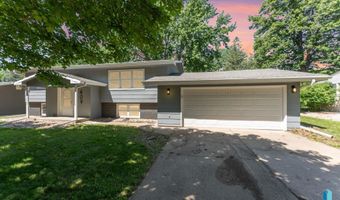 409 S 8th Ave, Brandon, SD 57005