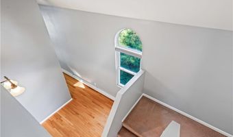 24 Smith St, Lincoln, RI 02865
