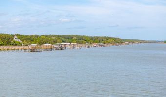 8053 Mariners Lndg, Awendaw, SC 29429