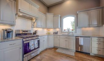 823 155th Cir, Basehor, KS 66007