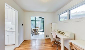 6515 E HALBERT Rd, Bethesda, MD 20817