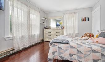 60 White Pkwy, North Smithfield, RI 02896
