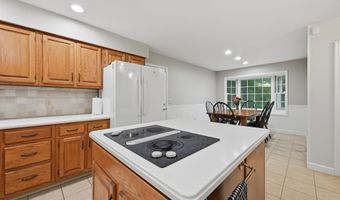 2 Banquo Brae Rd, Brookfield, CT 06804