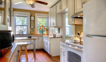98 John St, Newport, RI 02840