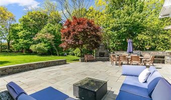 340 Newman Ave, East Providence, RI 02916