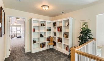 20820 YOSEMITE St, Aurora, OR 97002