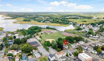 122 Market St, Warren, RI 02885