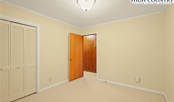 455 Boulder Gardens Rd, Banner Elk, NC 28604